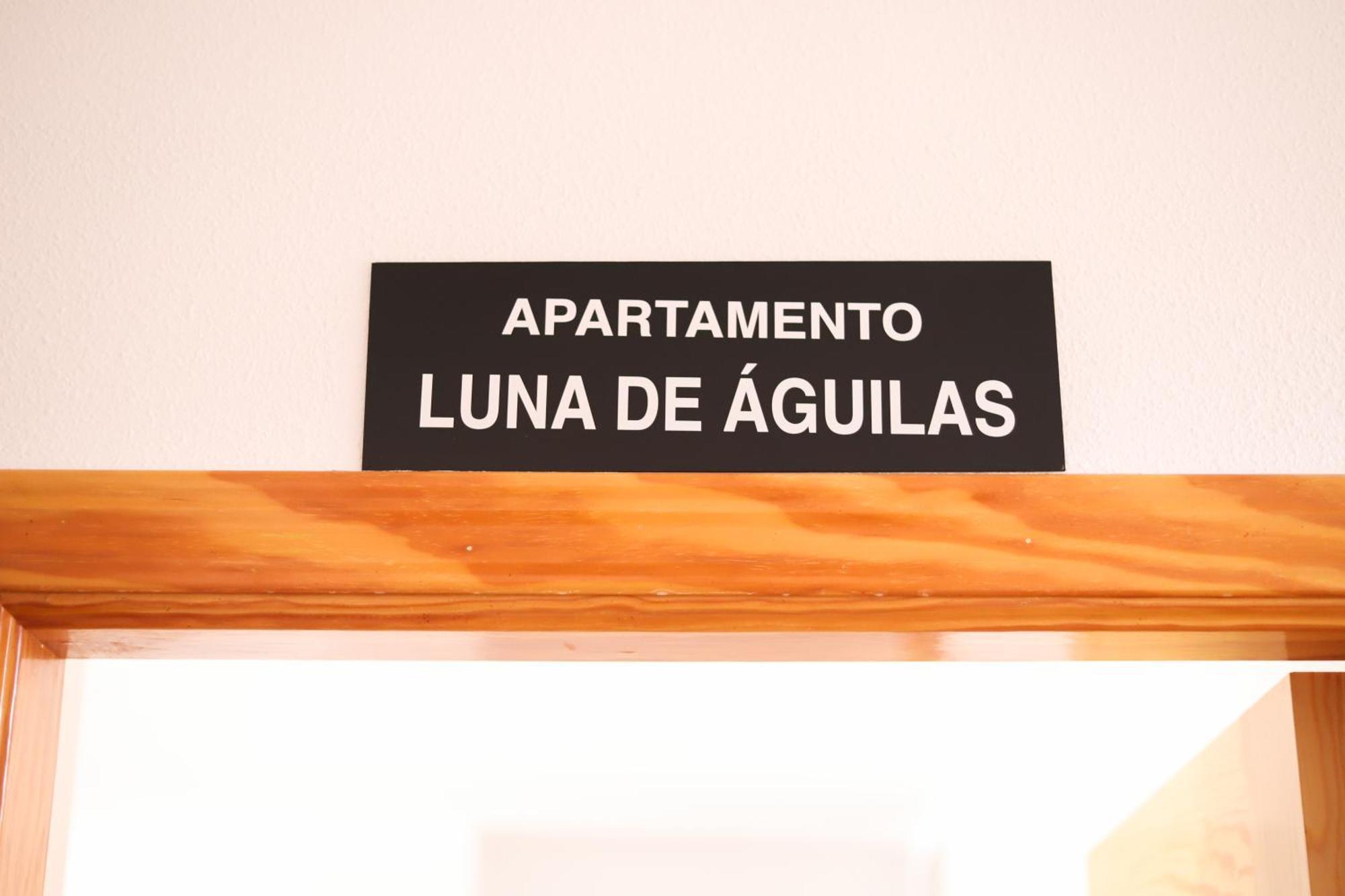 Luna De * Aguilas